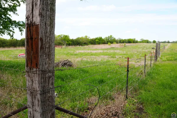 $220,000 | 14026 198th Road, Holton, KS 66436