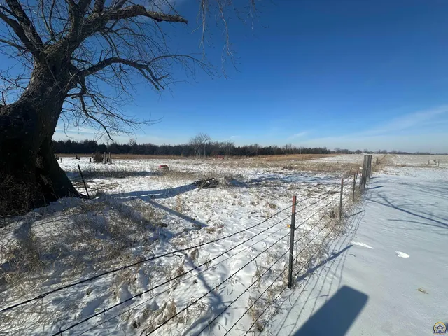 $220,000 | 14026 198th Road, Holton, KS 66436