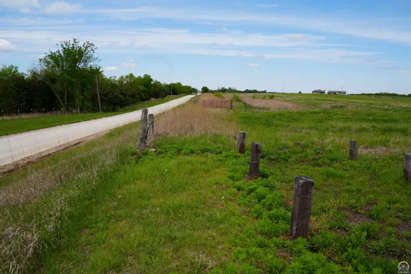 $220,000 | 14026 198th Road, Holton, KS 66436