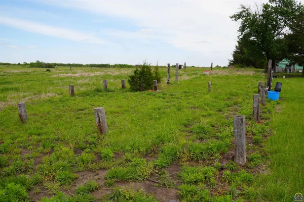 $220,000 | 14026 198th Road, Holton, KS 66436
