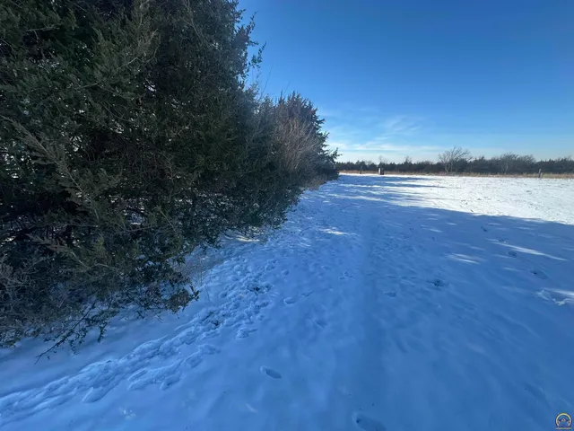 $220,000 | 14026 198th Road, Holton, KS 66436