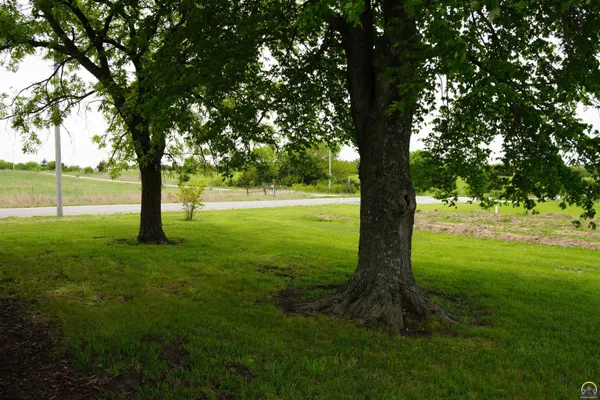 $220,000 | 14026 198th Road, Holton, KS 66436