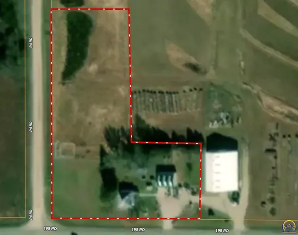 $220,000 | 14026 198th Road, Holton, KS 66436