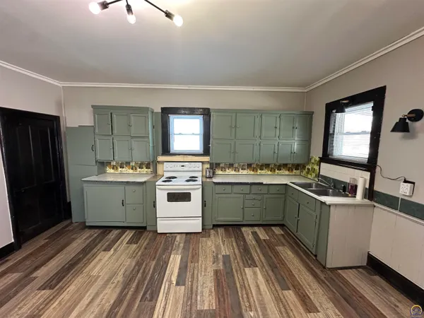$220,000 | 14026 198th Road, Holton, KS 66436