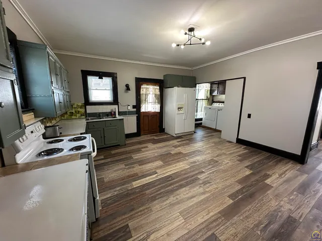 $220,000 | 14026 198th Road, Holton, KS 66436