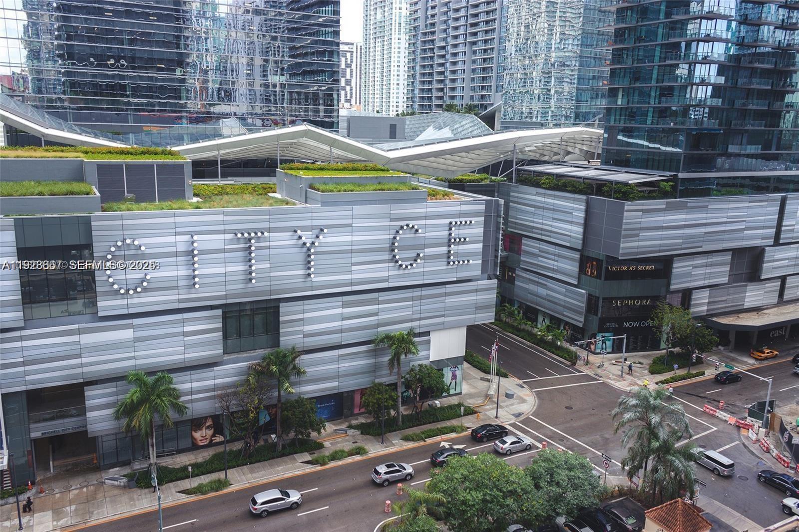 45 Southwest 9th Street, Unit 2805 Miami, FL 33130 - Photo 16 of 16 a view of a building with sitting area