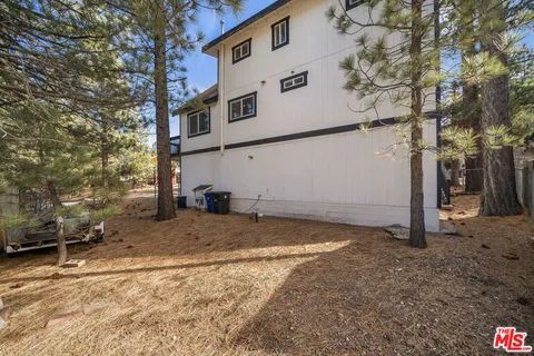 $599,995 | 1037 H Lane, Big Bear City, CA 92314