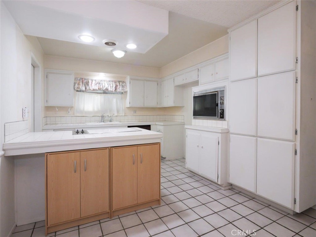 445 East 248th Street Carson, CA 90745 - Photo 7 of 26