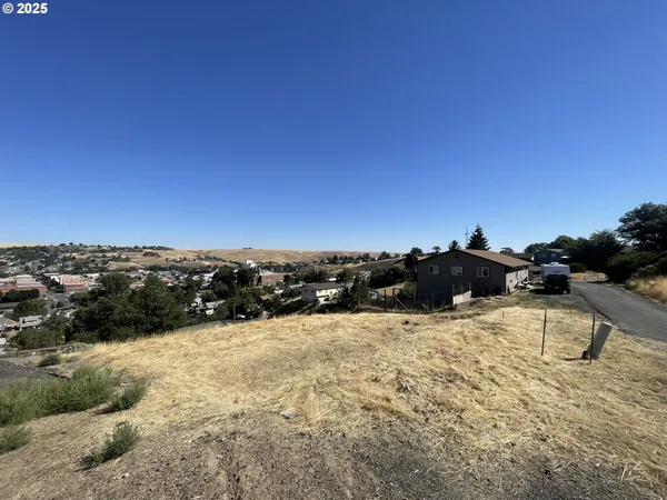 a view of ocean view and mountain view