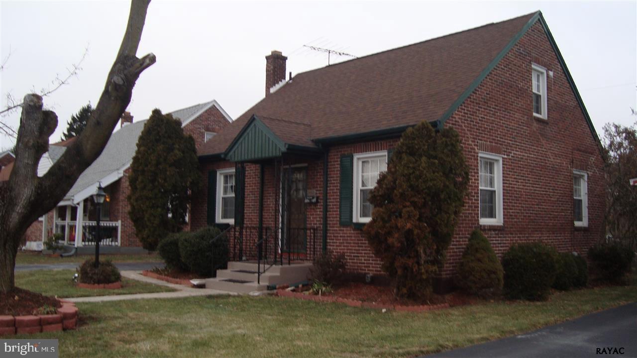 2007 Filbert Street York, PA 17404 - Photo 2 of 31 Gallery Image 2