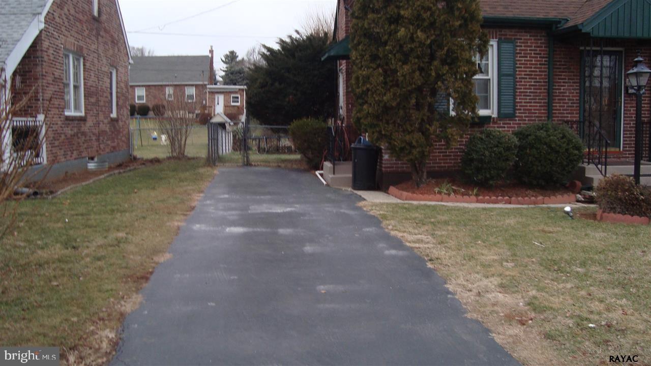 2007 Filbert Street York, PA 17404 - Photo 3 of 31 Gallery Image 3
