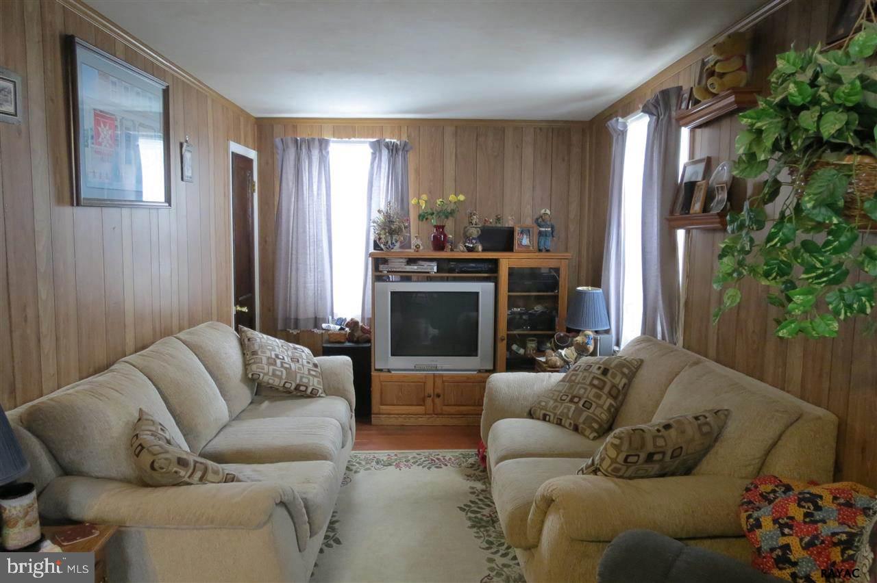 2007 Filbert Street York, PA 17404 - Photo 6 of 31 Gallery Image 6