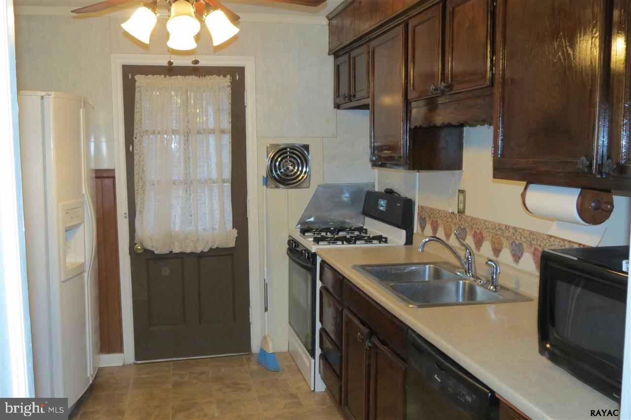 2007 Filbert Street York, PA 17404 - Photo 9 of 31 Gallery Image 9