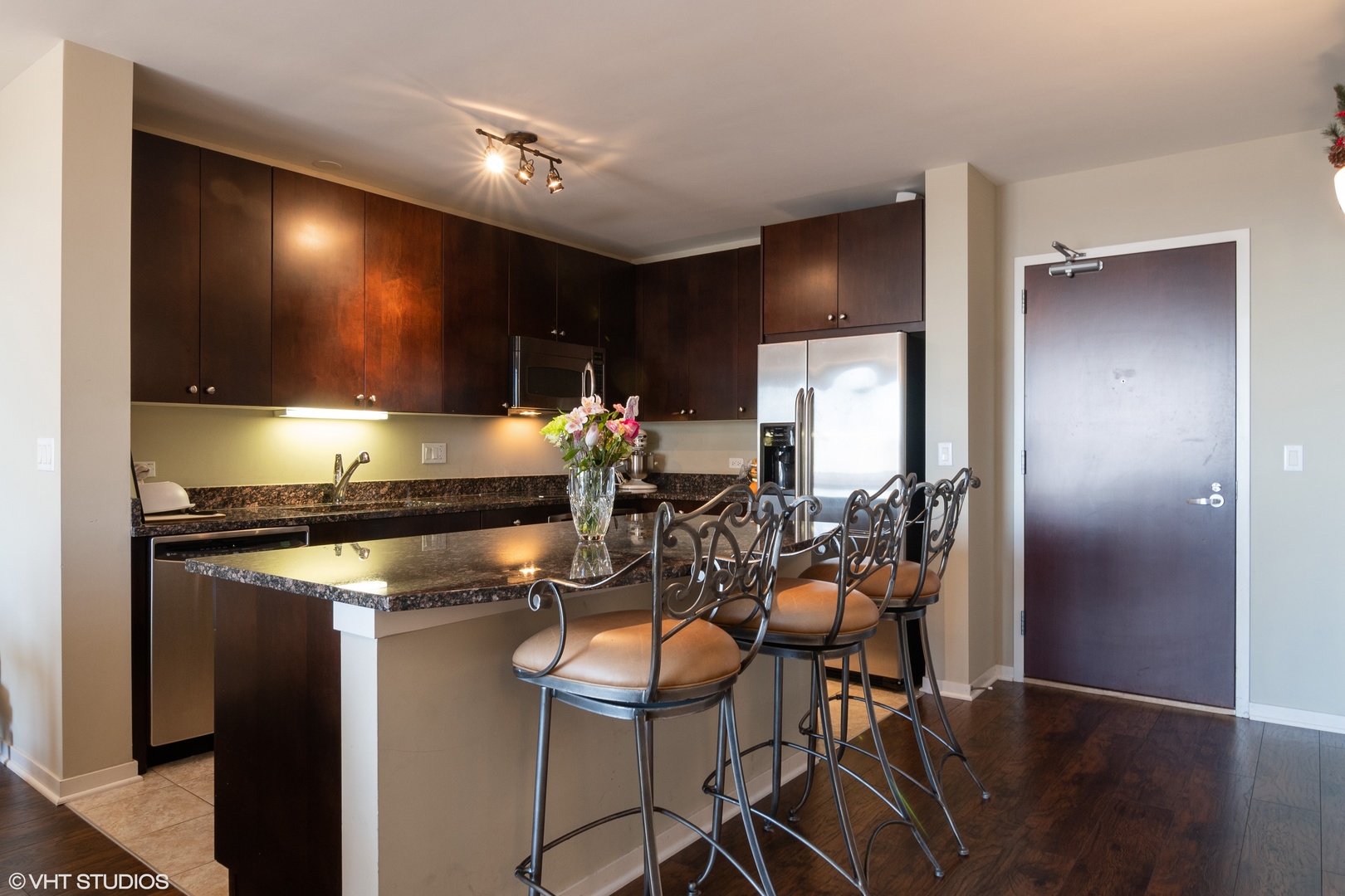 807 Davis Street, Unit 1503 Evanston, IL 60201 - Photo 4 of 14