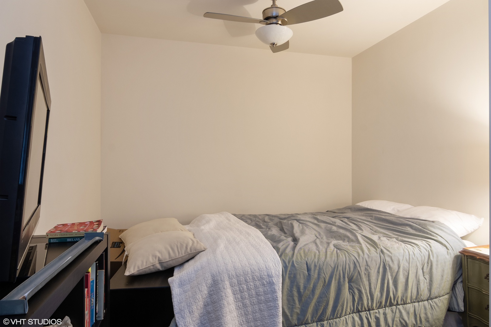 807 Davis Street, Unit 1503 Evanston, IL 60201 - Photo 8 of 14