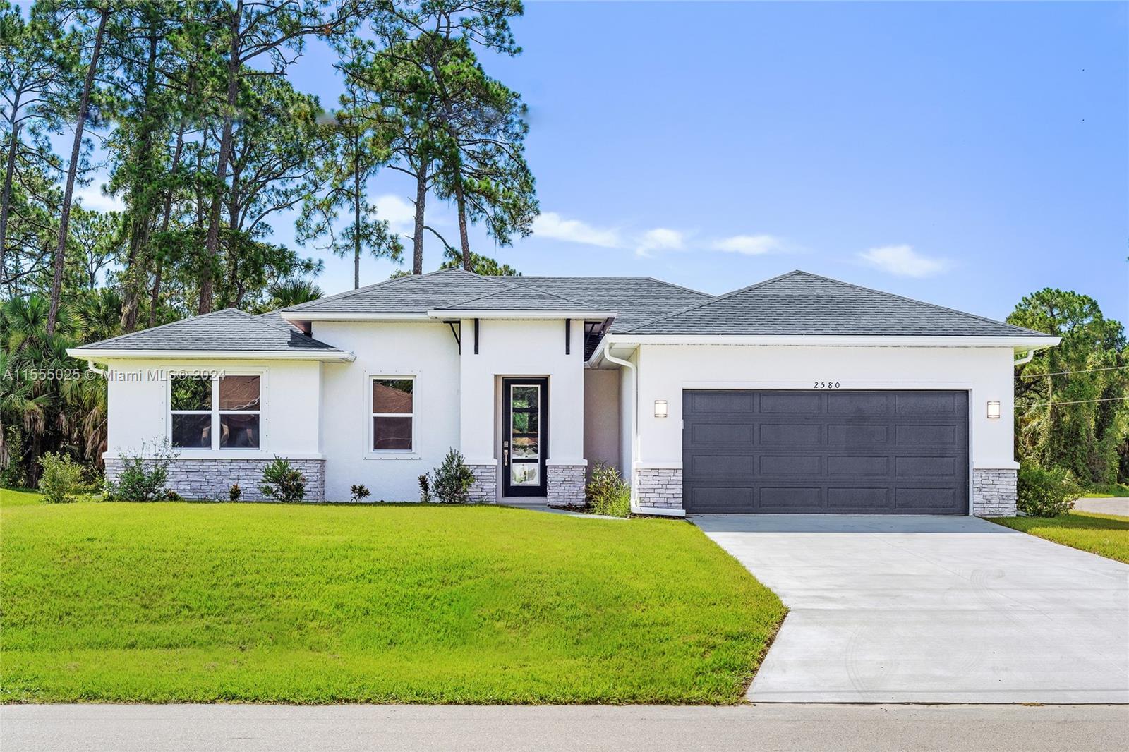 544 Higgs Ave Northwest  
