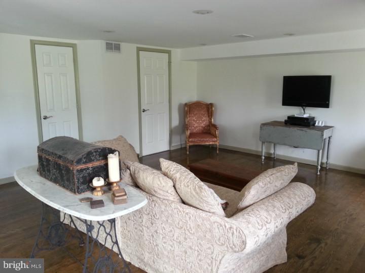 911 Blue School Road Perkasie, PA 18944 - Photo 15 of 25 Family Room
