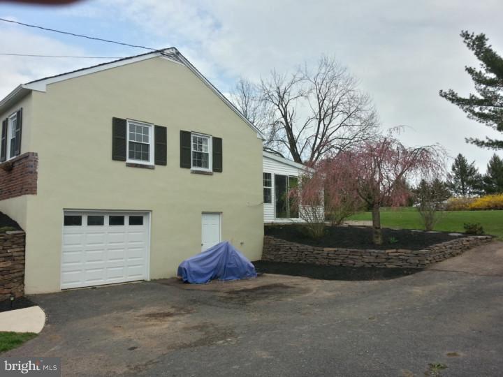 911 Blue School Road Perkasie, PA 18944 - Photo 5 of 25 Exterior Side