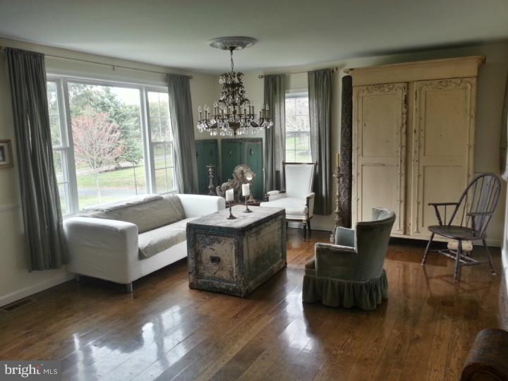 911 Blue School Road Perkasie, PA 18944 - Photo 10 of 25 Living Room