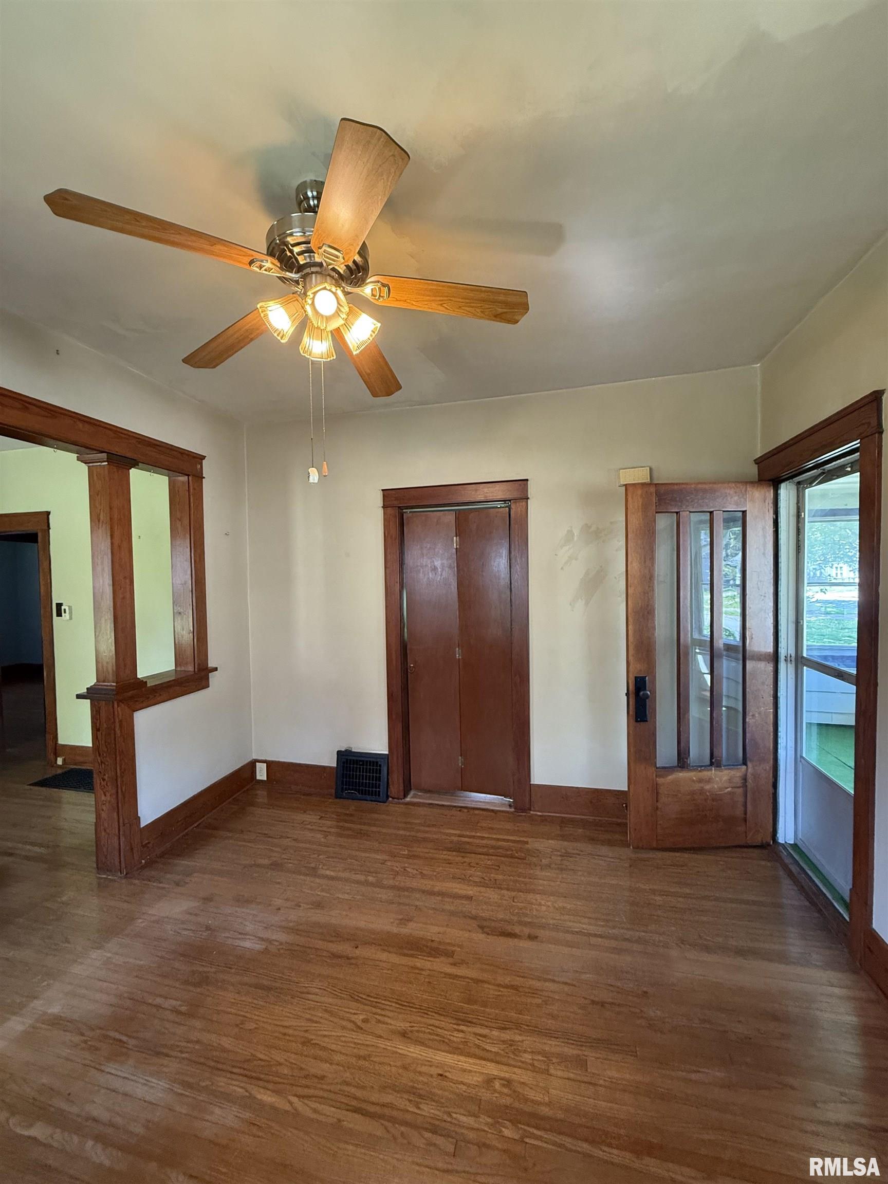335 West Chase Street Macomb, IL 61455 - Photo 4 of 27