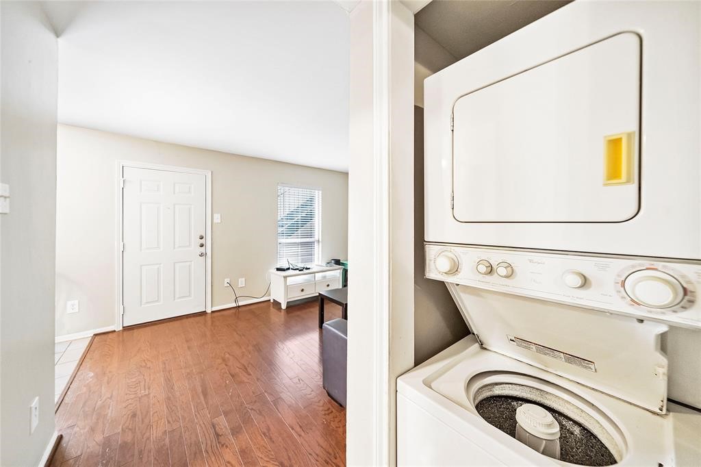 1710 Indiana Street, Unit 12 Houston, TX 77006 - Photo 6 of 7 Gallery Image 6