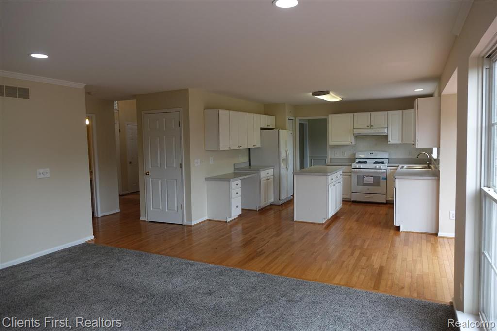 1770 Dunston Road Canton, MI 48188 - Photo 12 of 39