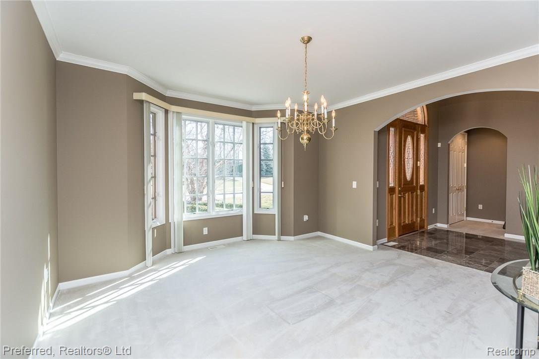 520 Inverness Highland, MI 48357 - Photo 16 of 37 DSC_2805.jpg