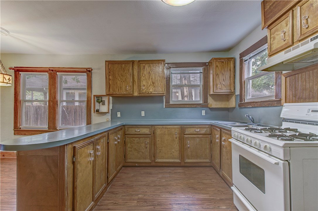 607 East 15th Street Georgetown, TX 78626 - Photo 14 of 36