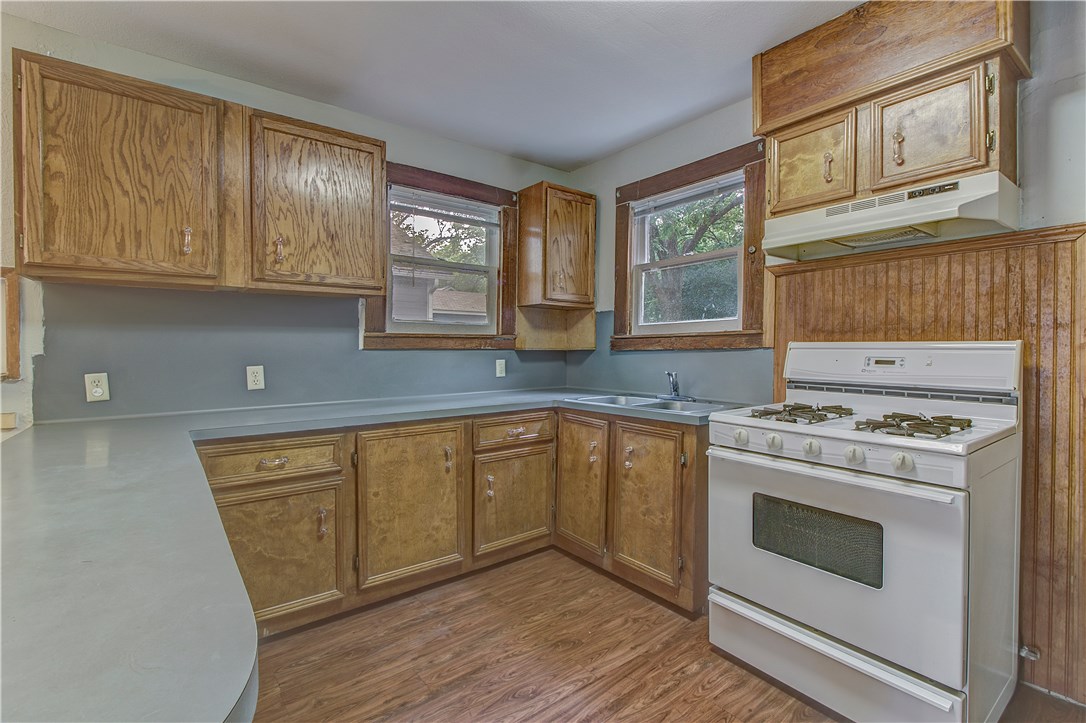 607 East 15th Street Georgetown, TX 78626 - Photo 16 of 36