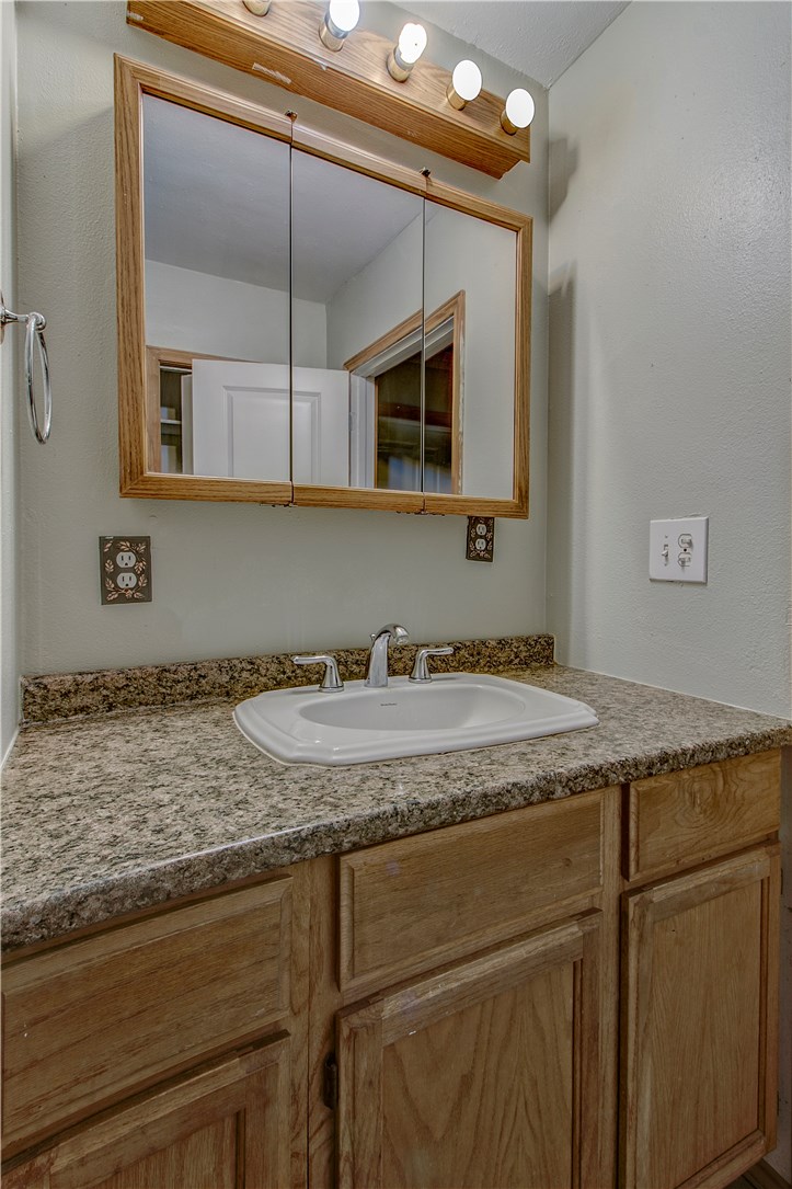 607 East 15th Street Georgetown, TX 78626 - Photo 19 of 36