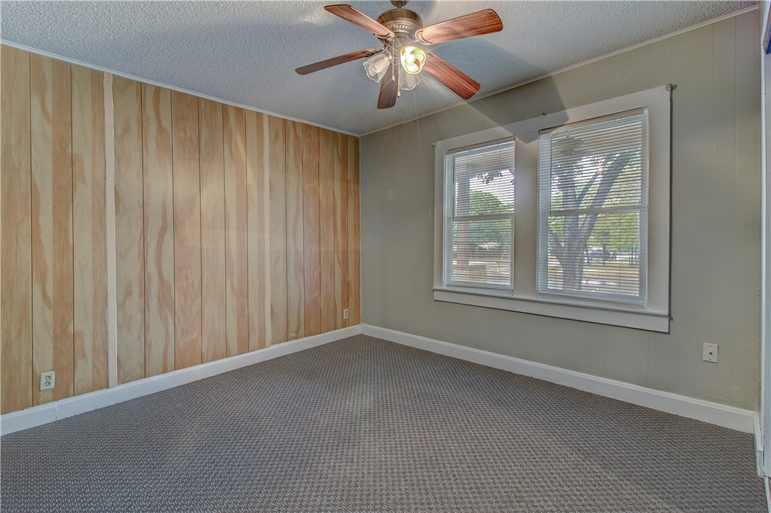 607 East 15th Street Georgetown, TX 78626 - Photo 21 of 36