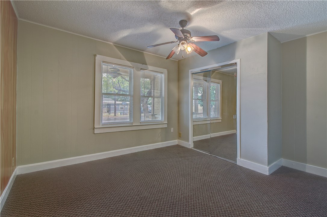 607 East 15th Street Georgetown, TX 78626 - Photo 22 of 36