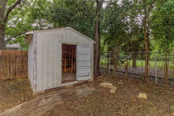 $1,650 | 607 East 15th Street, Georgetown, TX 78626