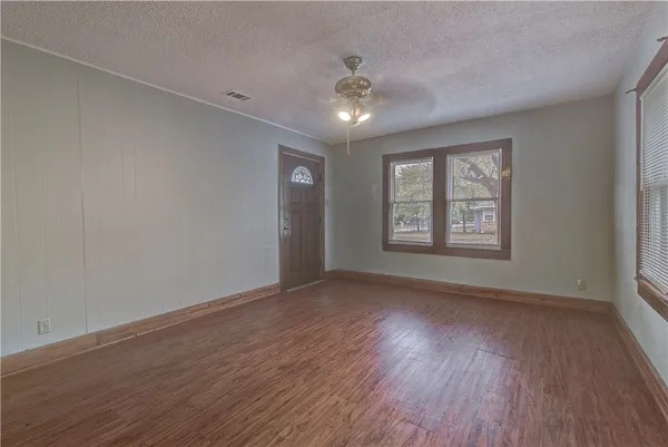 $1,650 | 607 East 15th Street, Georgetown, TX 78626