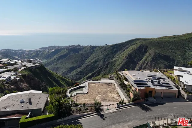 $4,200,000 | 16788 Charmel Lane, Pacific Palisades, CA 90272