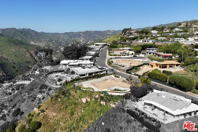 $4,200,000 | 16788 Charmel Lane, Pacific Palisades, CA 90272