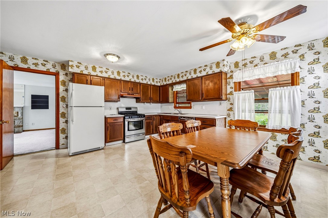 725 Chestnut Road Seven Hills, OH 44131 - Photo 5 of 43