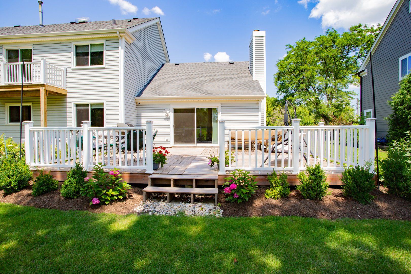 608 Raintree Road Buffalo Grove, IL 60089 - Photo 12 of 59 a front view of house with a garden