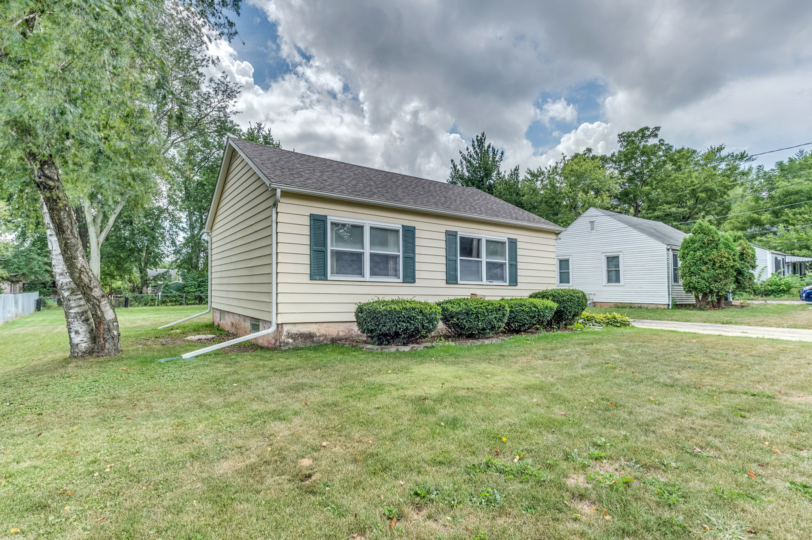366 Home Street Sycamore, IL 60178 - Photo 3 of 26