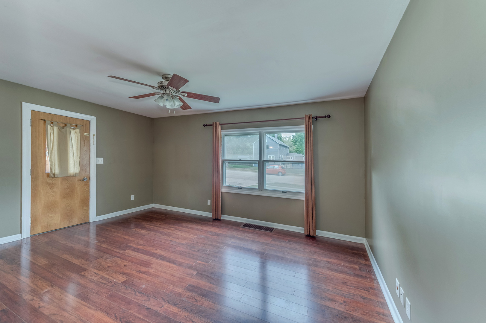 366 Home Street Sycamore, IL 60178 - Photo 6 of 26