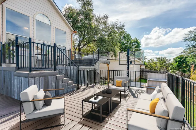 $530,000 | 1007 Verde Vista Drive, San Antonio, TX 78216