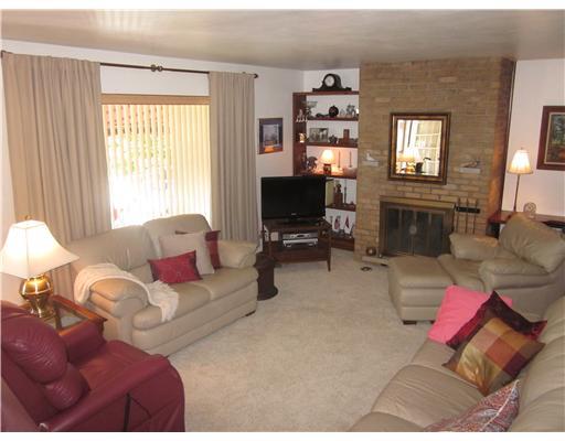 1345 Clifton Road Washington, PA 15301 - Photo 11 of 18 Living Room.