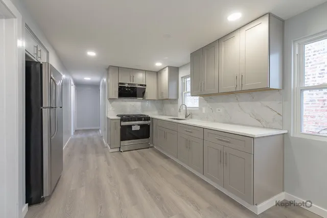 $428,000 | 4149 South Rockwell Street, Chicago, IL 60632