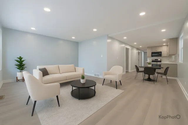 $428,000 | 4149 South Rockwell Street, Chicago, IL 60632