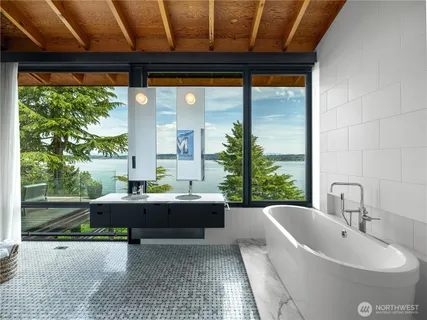 $9,800,000 | 3310 East Laurelhurst Drive Northeast, Seattle, WA 98105