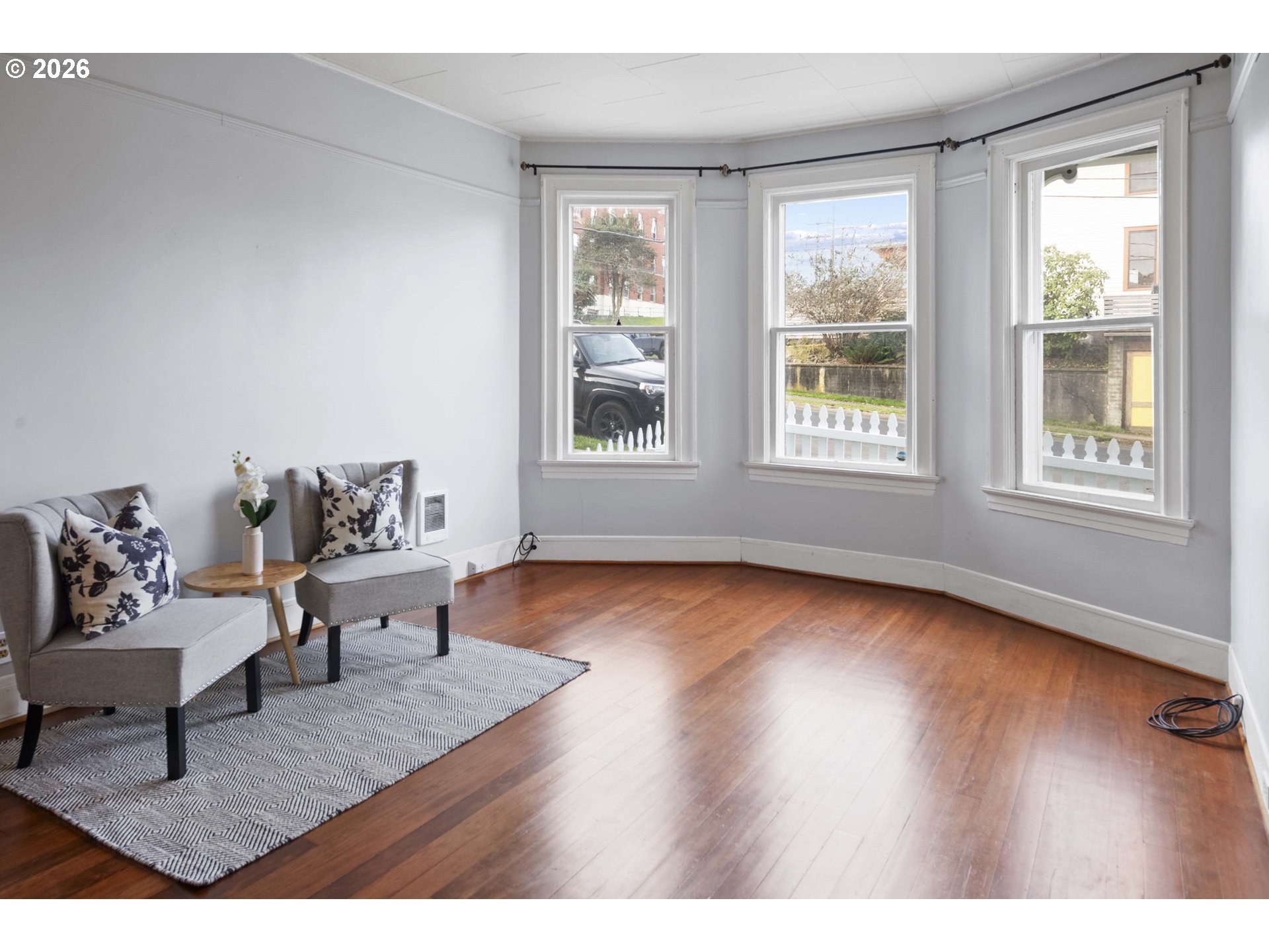 590 17th Street Astoria, OR 97103 - Photo 12 of 30 Living Room