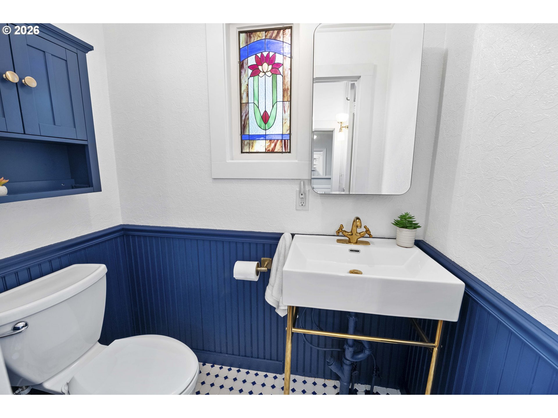 590 17th Street Astoria, OR 97103 - Photo 8 of 30 Bathroom