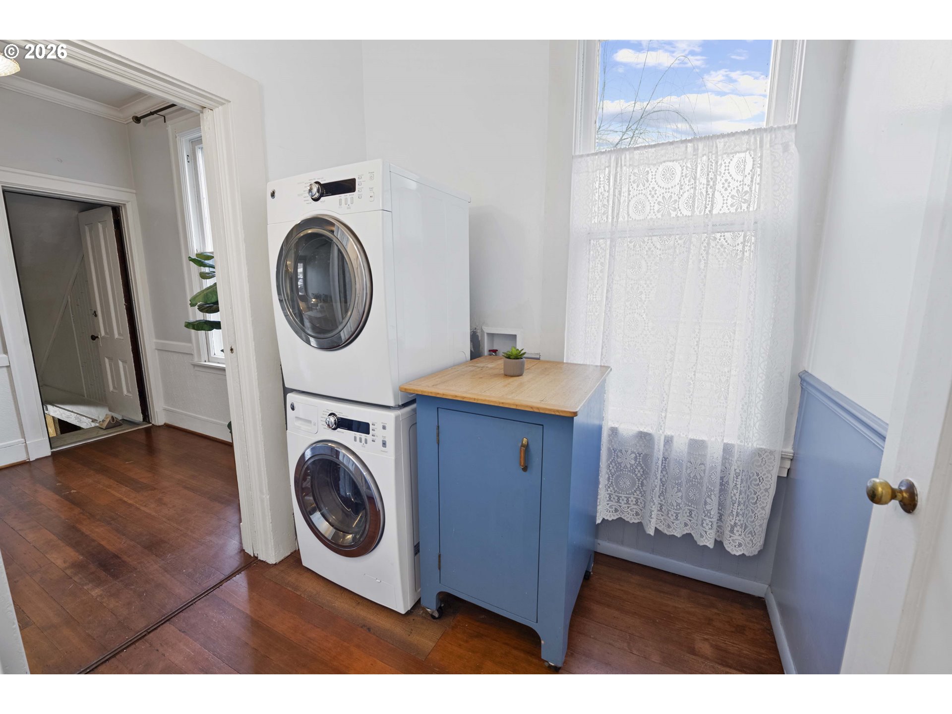 590 17th Street Astoria, OR 97103 - Photo 9 of 30 Laundry