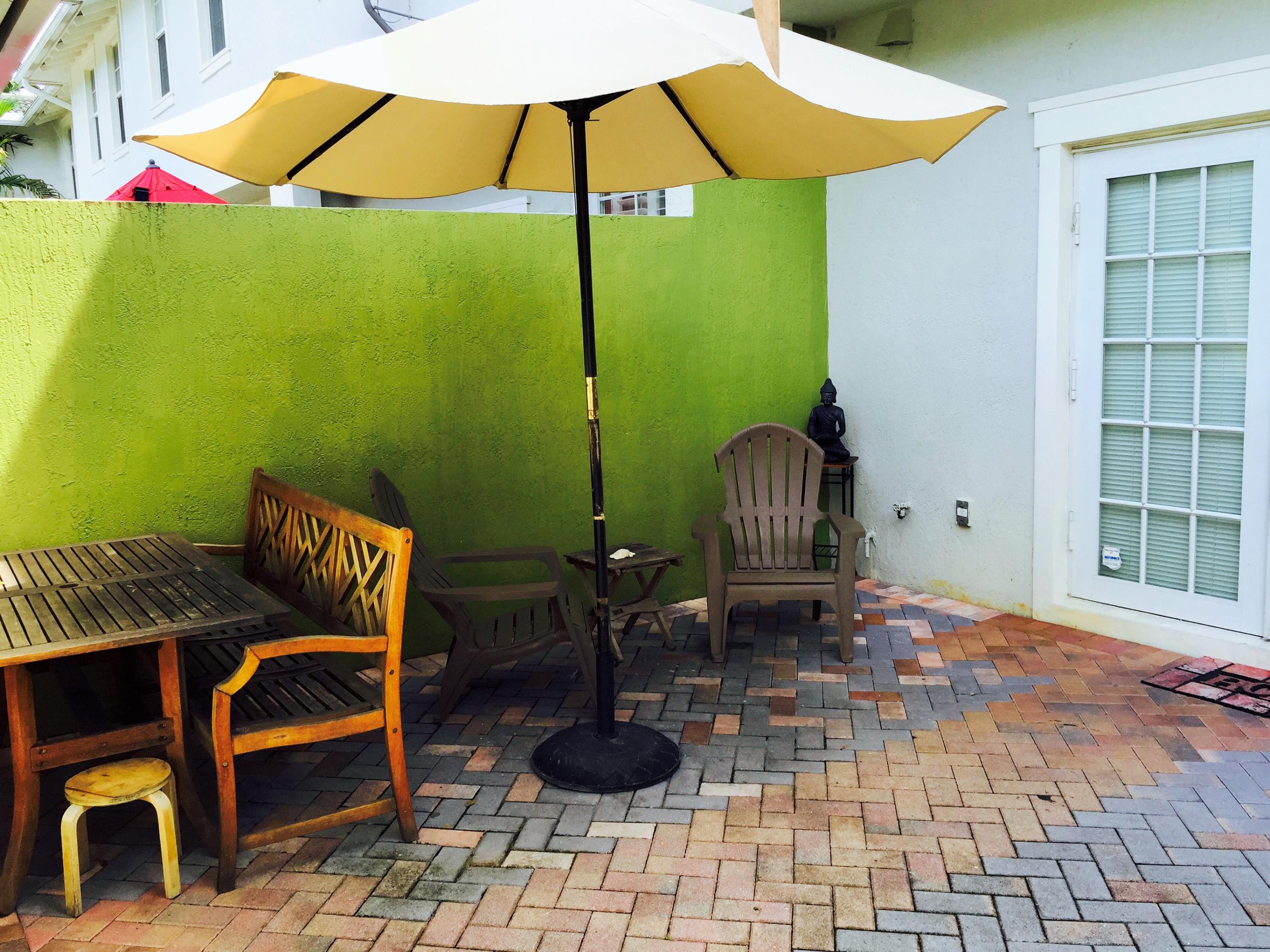 997 Northwest 18th Avenue Boca Raton, FL 33431 - Photo 17 of 27 Pavered Patio