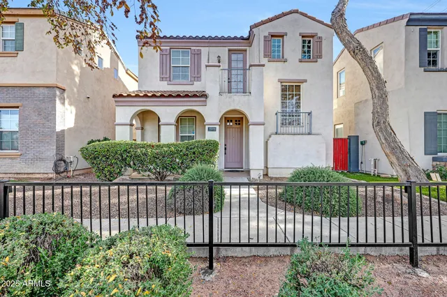 $2,950 | 2909 North 48th Street, Phoenix, AZ 85018